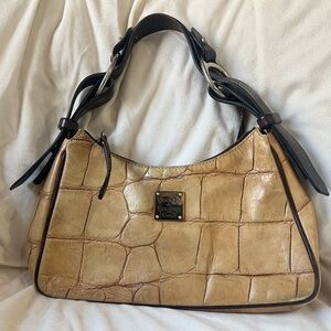 🤎🤎 Dooney & BourkeTan Croc-Embossed Shoulder Bag